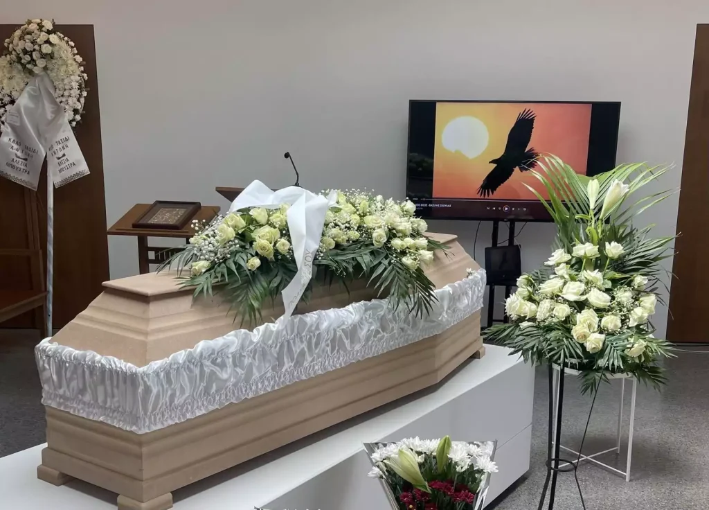 Σε κλίμα οδύνης η αποτέφρωση του δημοσιογράφου Αντώνη Χρυσουλάκη στην Ριτσώνα