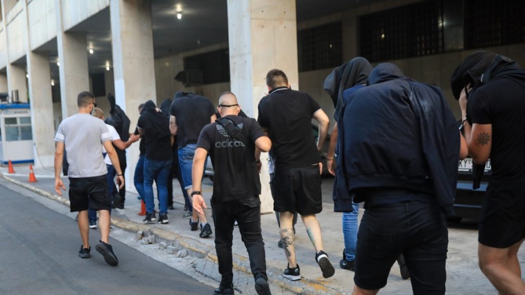Νέα Φιλαδέλφεια: Οι Κροάτες νεοναζί χούλιγκαν είχαν έρθει προετοιμασμένοι για τη δολοφονική επίθεση