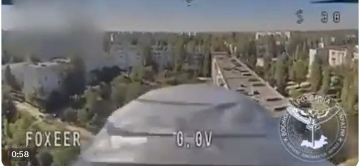 Βίντεο: Η στιγμή που ουκρανικό drone-καμικάζι συγκρούεται σε κτίριο στο Ενερχοντάρ της Ζαπορίζια
