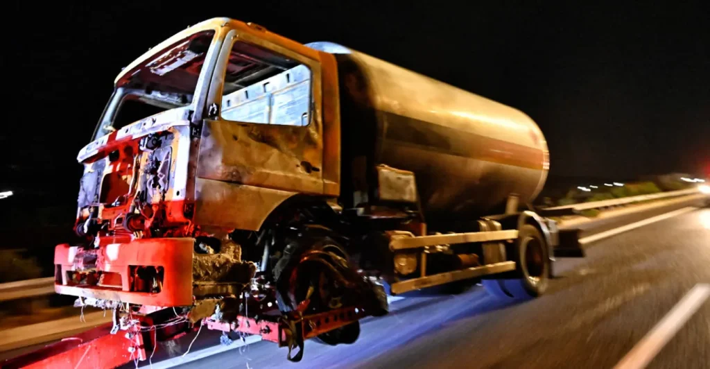 Εισαγγελική έρευνα για την φωτιά στο βυτιοφόρο και το κλείσιμο της εθνικής οδού