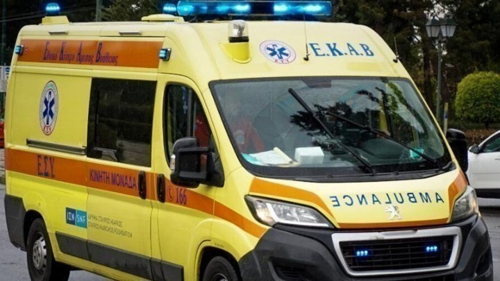 Σοβαρό τροχαίο ατύχημα στη Λιοσίων – Εγκλωβίστηκε επιβάτιδα