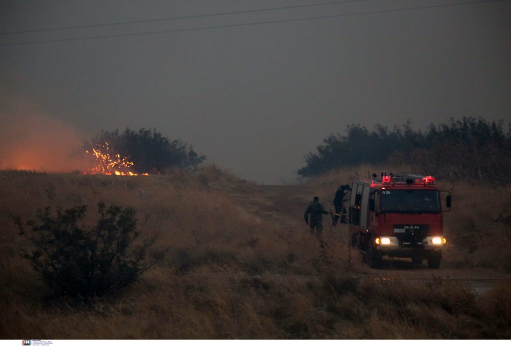 «Κόλαση επί γης» στην πυρκαγιά της Αλεξανδρούπολης: Τρεις πυροσβέστες παραλίγο να καούν – Έκλεισε και πάλι η Εγνατία Οδός!