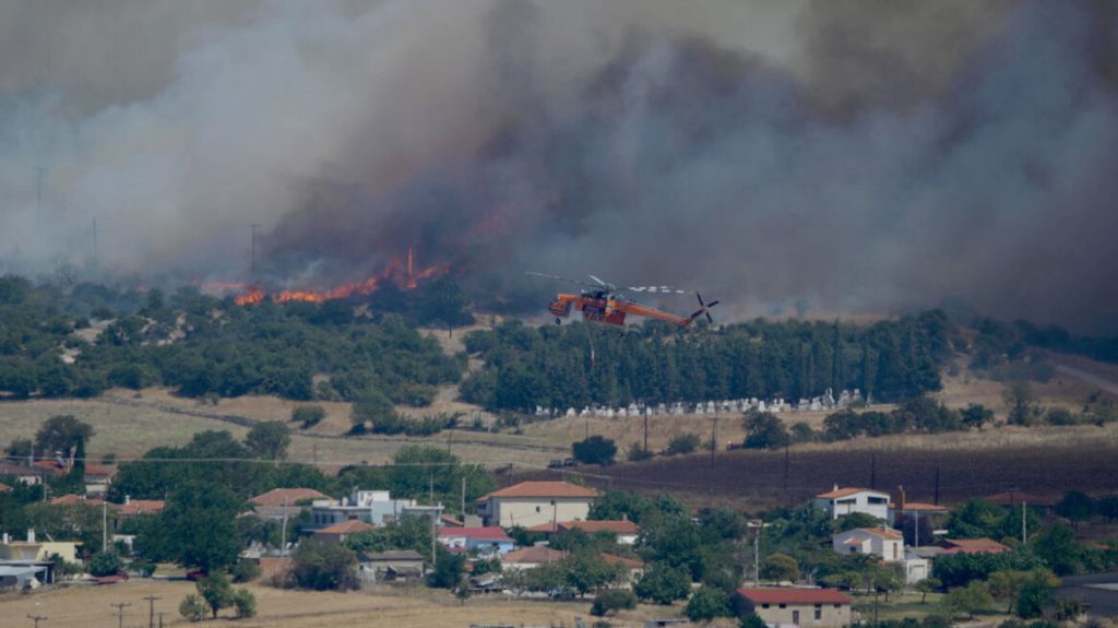 Αλεξανδρούπολη: Σε ποια σημεία παραμένει κλειστή η Εγνατία λόγω της φωτιάς
