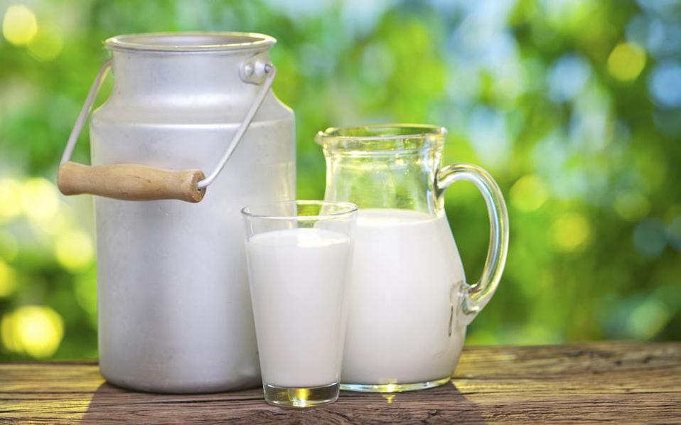 Αγελαδινό γάλα: Γιατί είναι καλύτερο από τις φυτικές τους εναλλακτικές;
