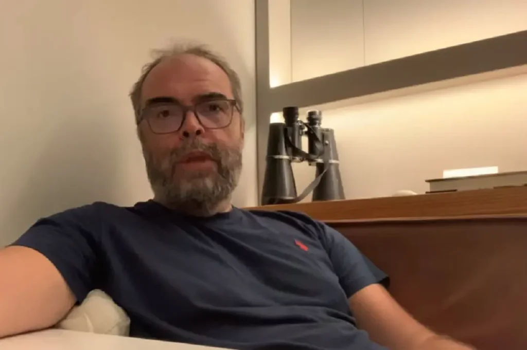 Πρώην ιερέας αποκάλυψε ότι είναι ομοφυλόφιλος – Είχε παραιτηθεί από τον κλήρο το 2020