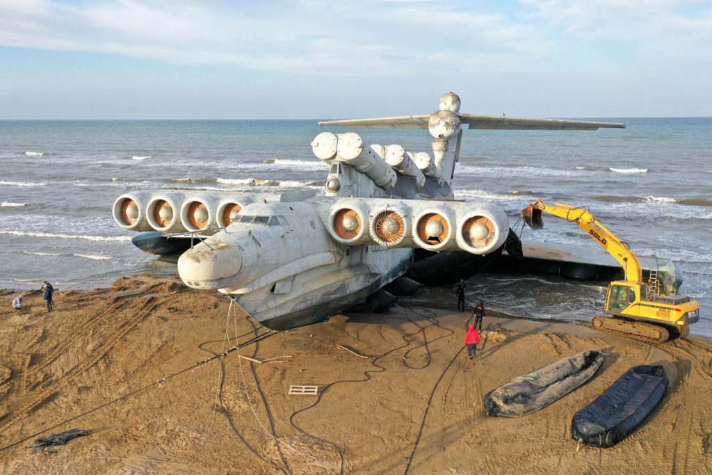 Εξαιρετικά σπάνιο βίντεο: Το σοβιετικό εκρανοπλάνο που πετούσε μόνο λίγα μέτρα επάνω από την θάλασσα!