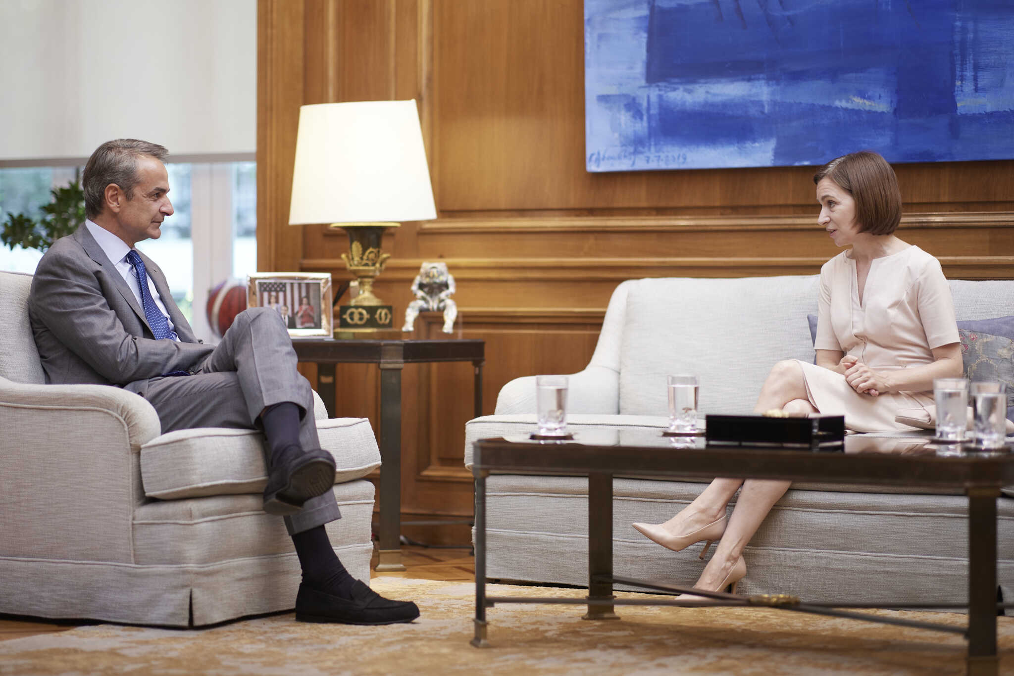 Με την Πρόεδρο της Μολδαβίας συναντήθηκε ο Κ.Μητσοτάκης – Πρεσβεία στη χώρα θα ανοίξει η Ελλάδα