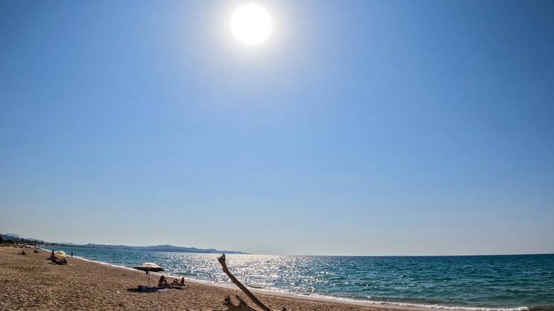 Καιρός: Kαύσωνας σήμερα σε όλη τη χώρα – Μέχρι και 40 βαθμούς Κελσίου η θερμοκρασία