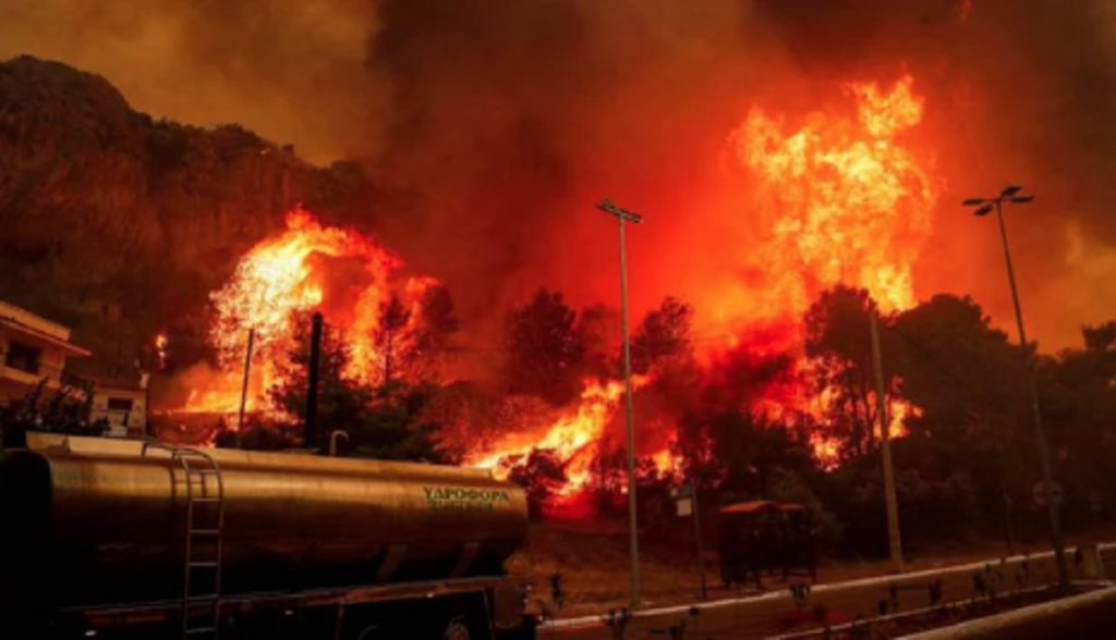 Σαμοθράκη: Κατασβέστηκε η φωτιά – Χωρίς ρεύμα το νησί