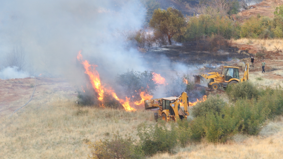Φωτιά στη Καβάλα: Καλύτερη η εικόνα του μετώπου – Εξασθένησαν οι ισχυροί άνεμοι