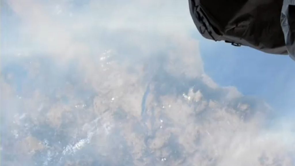 Το πέρασμα του Διεθνούς Διαστημικού Σταθμού πάνω από την σκεπασμένη από καπνούς Ελλάδα (βίντεο)