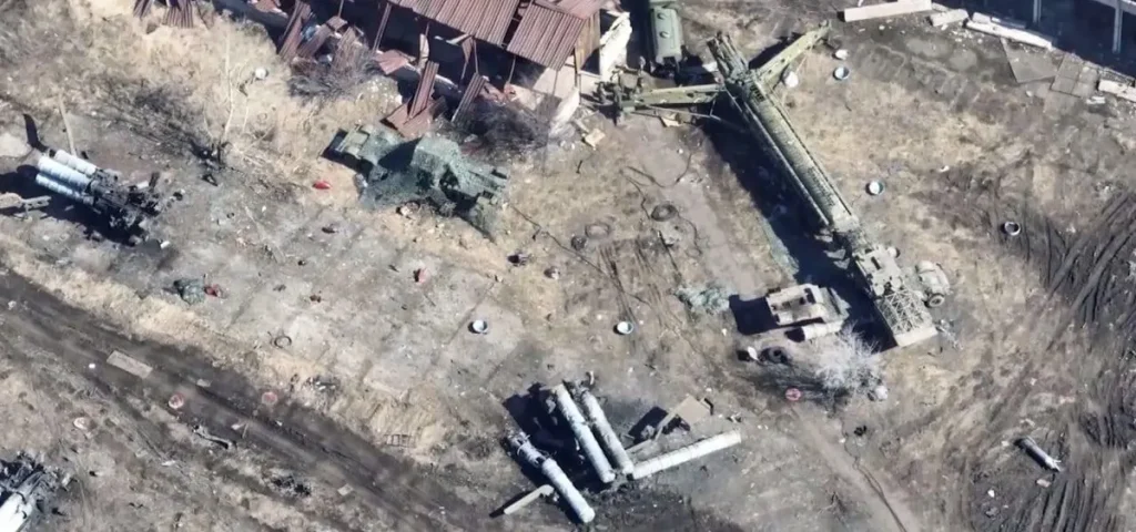 Απάντηση των Ρώσων για την καταστροφή των S-400 στην Κριμαία: Διέλυσαν ουκρανικούς S-300 στο Νικολάεφ (βίντεο)