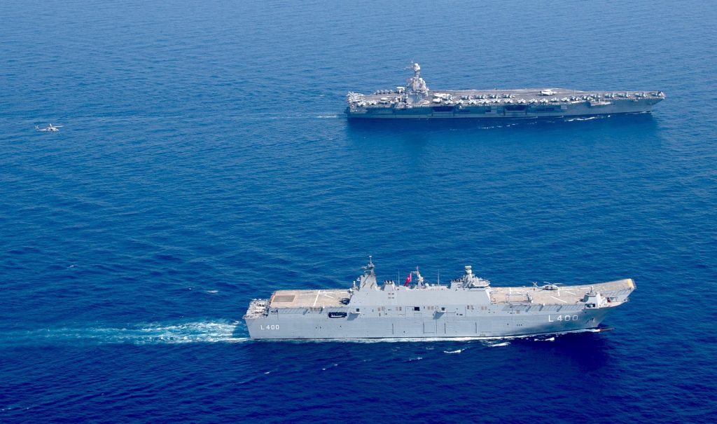 Τουρκική επίδειξη ισχύος μεταξύ Ρόδου και Καστελορίζου: Πλεύση του «Anadolu» μαζί με το αμερικανικό «Gerald Ford»