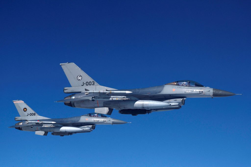 Ολλανδός πρωθυπουργός: «Ετοιμάζουμε 18 αεροσκάφη F-16 για μεταφορά στην Ουκρανία»