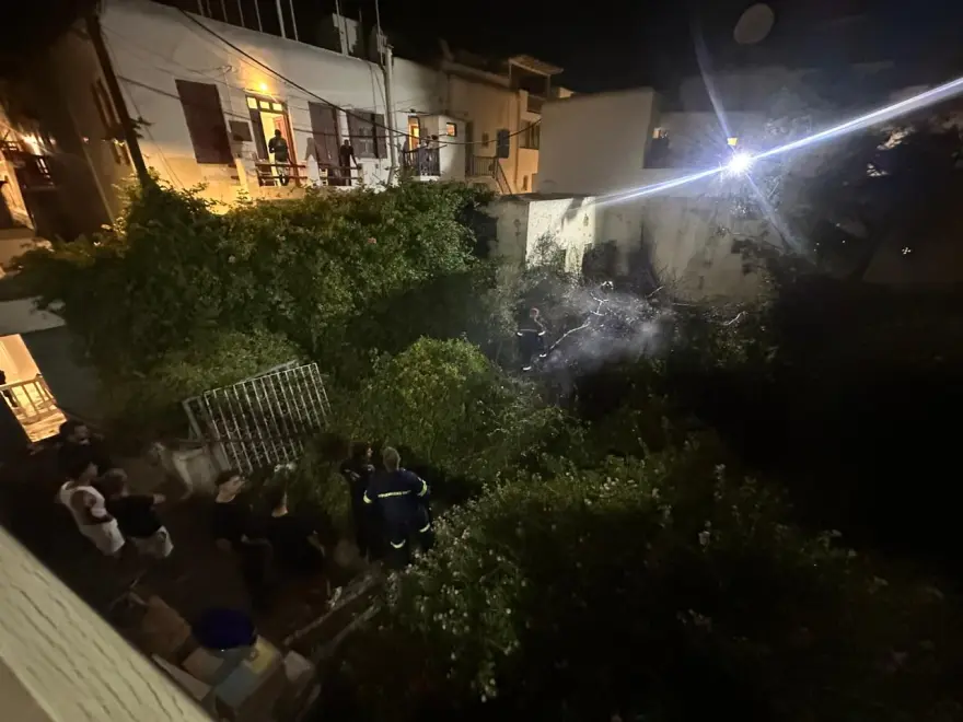 Μύκονος: Φωτιά τα ξημερώματα στη Χώρα σε οικόπεδο πίσω από γνωστό εστιατόριο