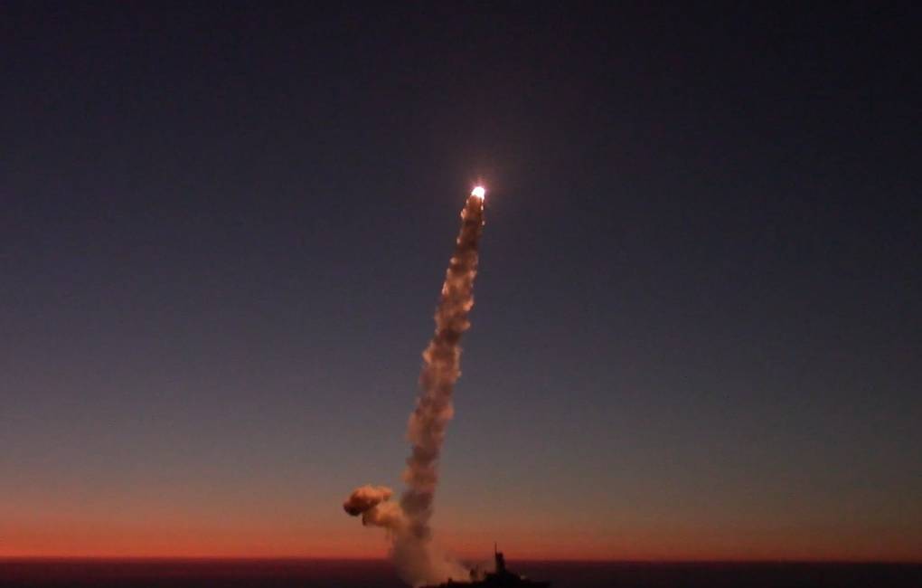 Οι ρωσικό Ναυτικό «εξαΰλωσε» λιμενική υποδομή των Ουκρανών