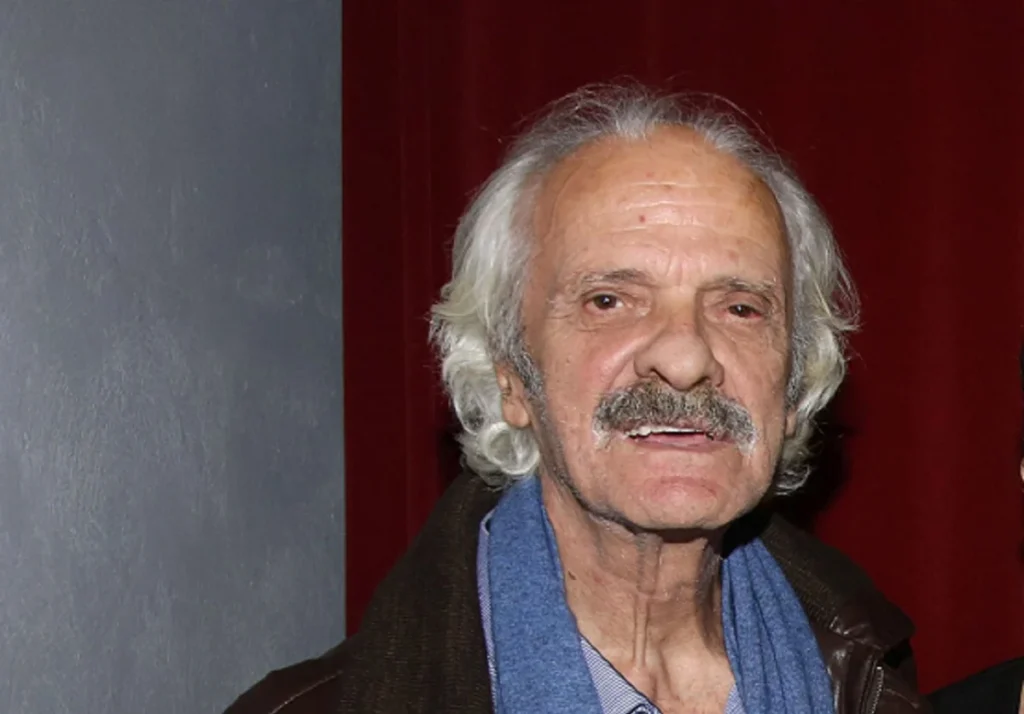 Η φωτογραφία του Σπύρου Φωκά με τη σύζυγο και την κόρη του μέσα από το κέντρο αποκατάστασης