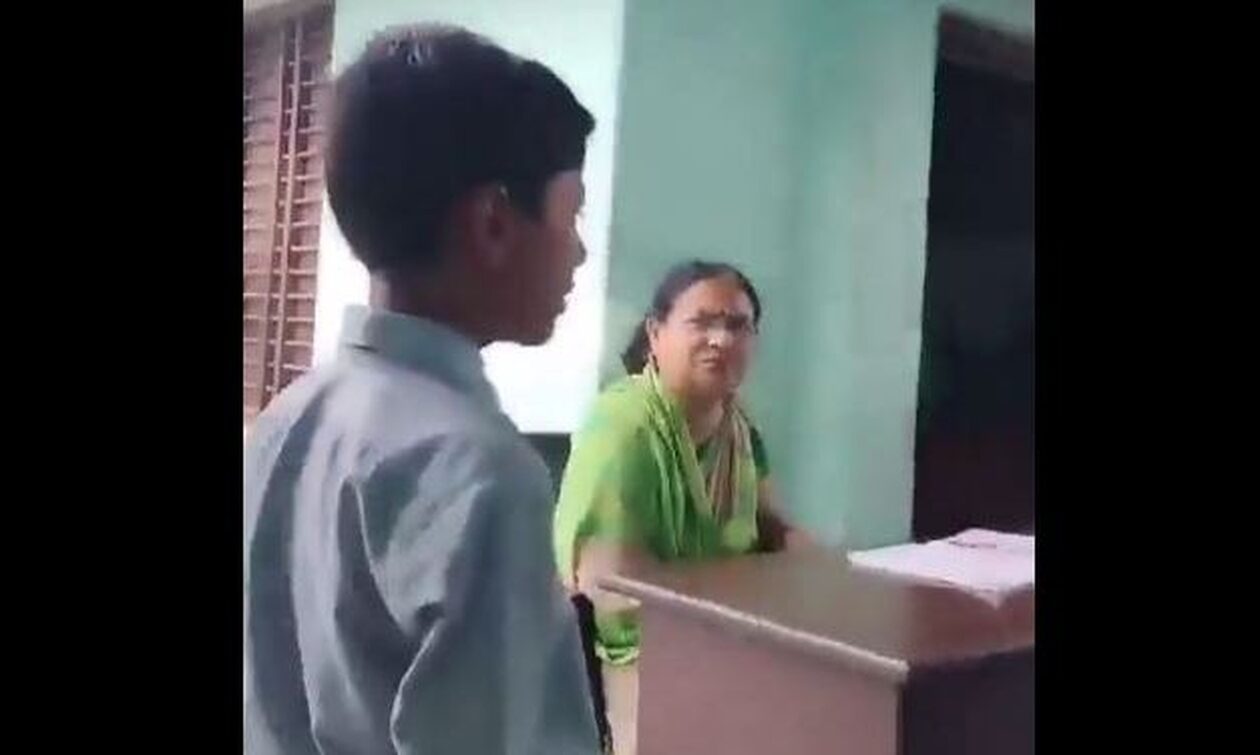 Ινδία: Δασκάλα βάζει παιδιά να ξυλοκοπήσουν μουσουλμάνο συμμαθητή τους – «Γιατί τον χτυπάτε τόσο μαλακά;» (βίντεο)