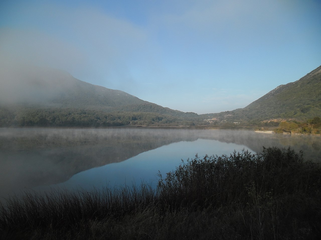 Ζαραβίνα: Βίντεο από την μυστηριώδη λίμνη – Οι μύθοι για τα «σκοτεινά» νερά