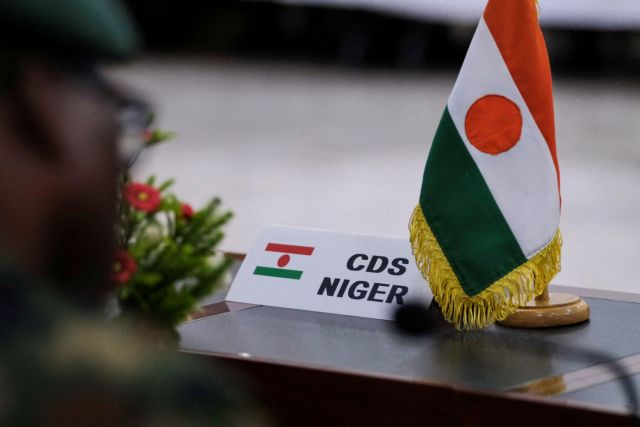 Η στρατιωτική κυβέρνηση του Νίγηρα απελαύνει τον πρεσβευτή της Γαλλίας