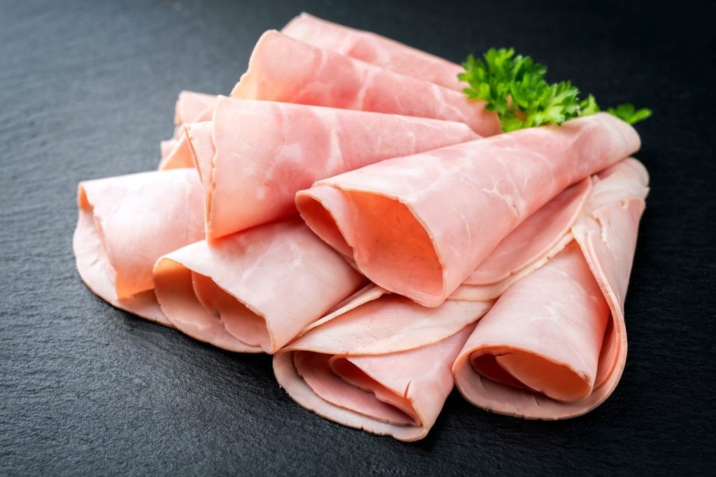 Ζαμπόν: Αηδιαστικό βίντεο δείχνει πως φτιάχνεται