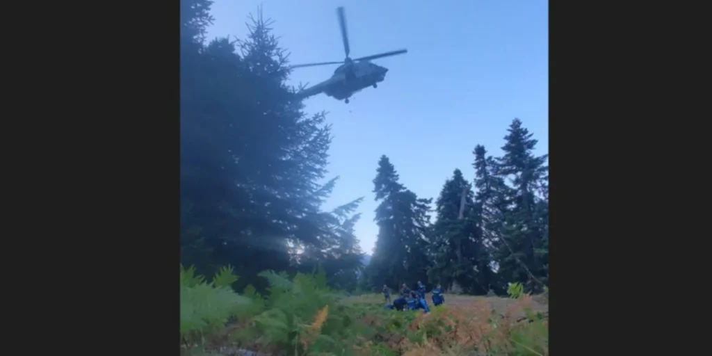 Επιχείρηση διάσωσης πυροσβέστη με ελικόπτερο στα Στουρναρέικα Τρικάλων (φωτό)