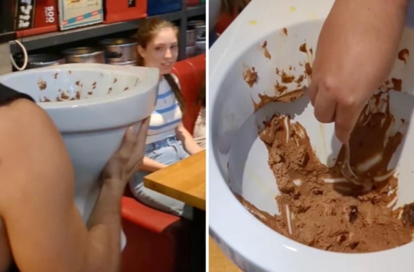 Πραγματική αηδία: Σερβίρουν παγωτό σοκολάτας μέσα σε δοχείο τουαλέτας! (βίντεο)