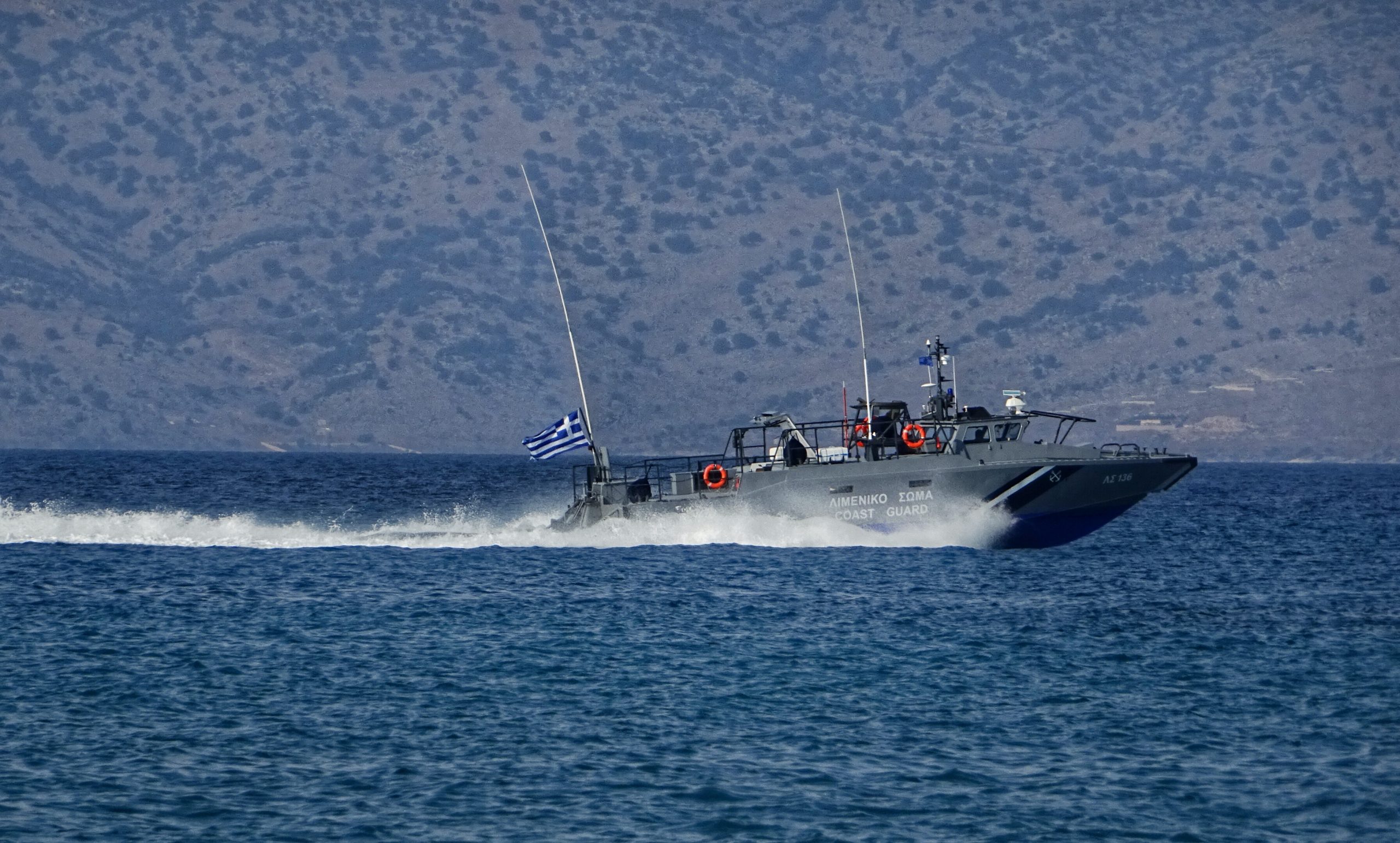 Χίος: Καταδίωξη και πυροβολισμοί σε σκάφος με 33 μουσουλμάνους αλλοδαπούς – Μεταφέρθηκαν  με ασφάλεια