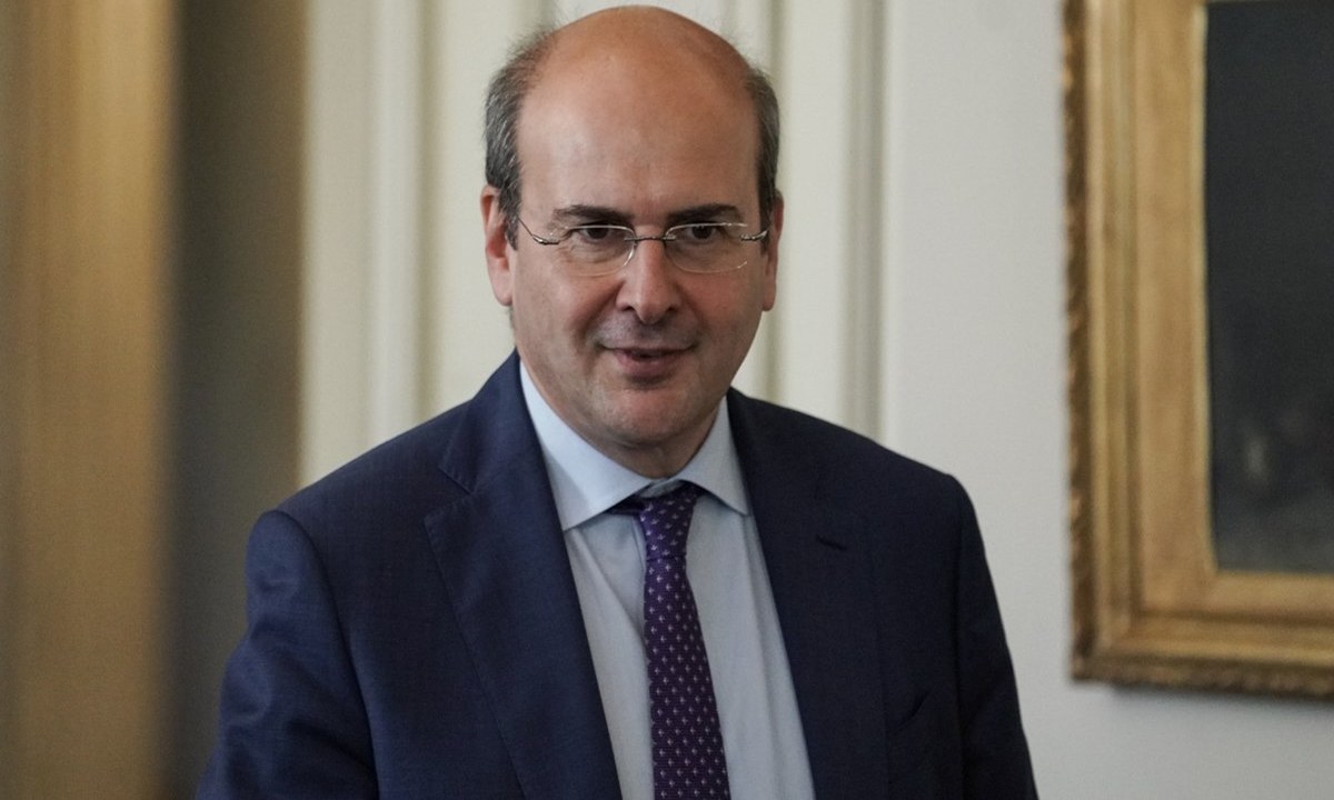 Κ.Χατζηδάκης: «Στις αρχές του 2024 η διασύνδεση των POS με τις ταμειακές μηχανές για 450.000 επιχειρήσεις»