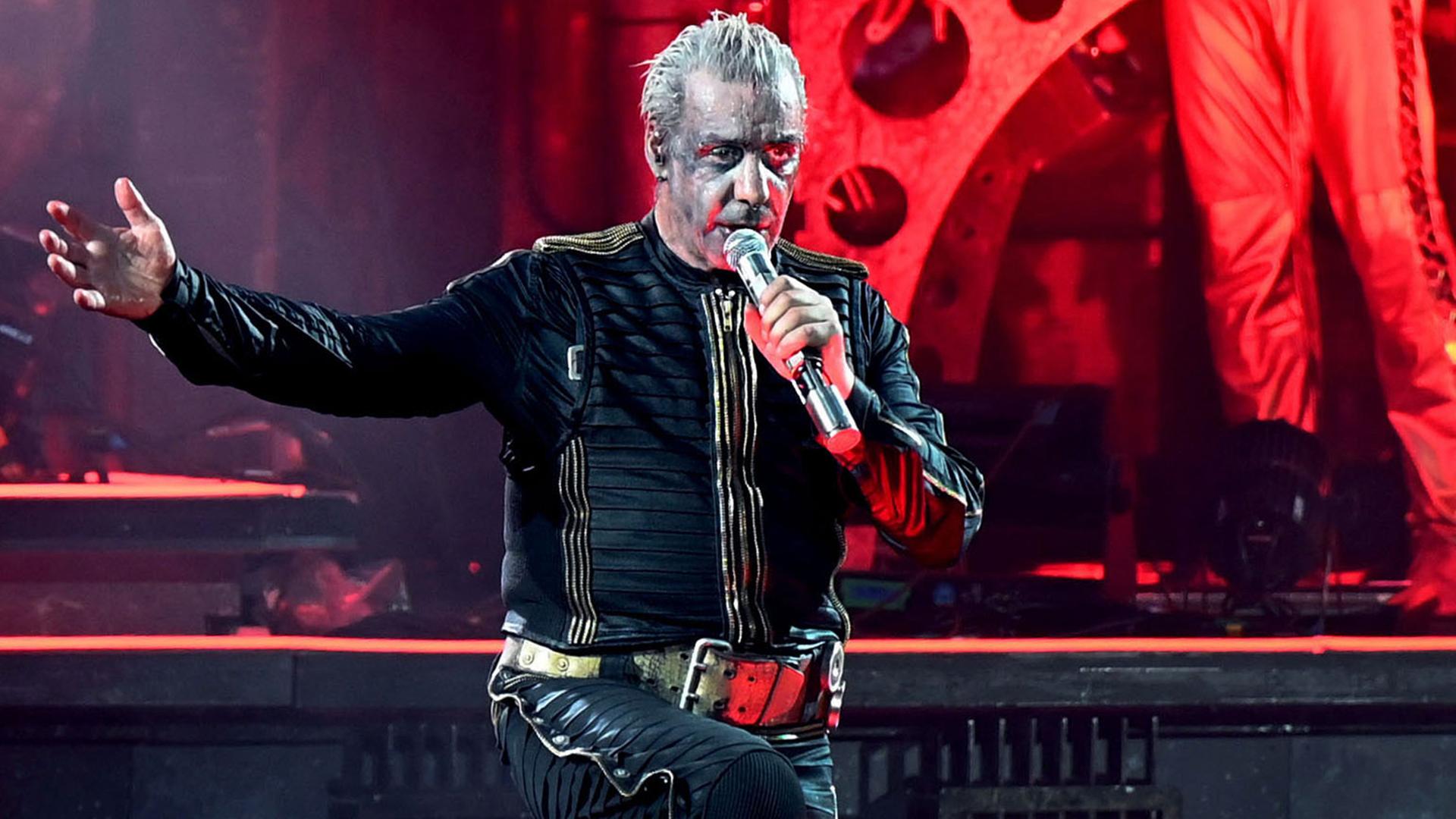 Rammstein: Στο αρχείο η έρευνα σε βάρος του Till Lindemann για σεξουαλική κακοποίηση