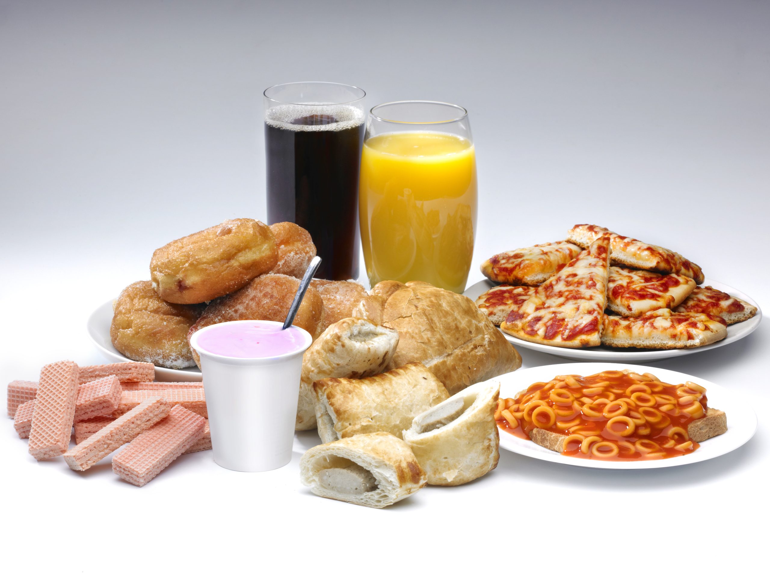 Νέα έρευνα: Όσοι υπερκαταναλώνουν επεξεργασμένα τρόφιμα κινδυνεύουν με καρδιακές προσβολές και εγκεφαλικά επεισόδια