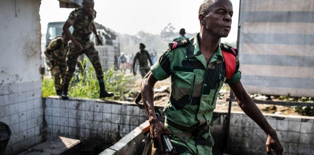 Στρατιωτικό πραξικόπημα στην Γκαμπόν: «Βάζουμε τέλος σε αυτό το καθεστώς» (βίντεο)