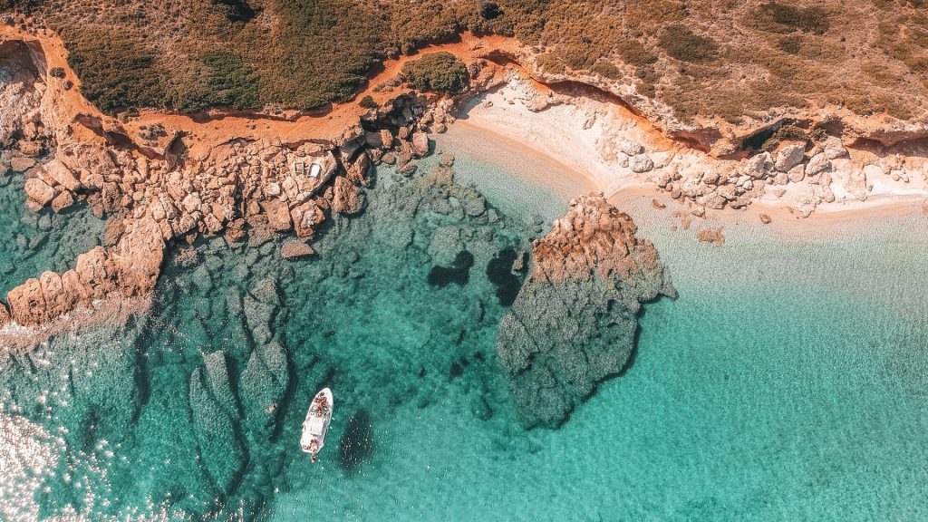 Αλόννησος: Σοβαρός τραυματισμός για 15χρονο – Έπεσε στη θάλασσα από ύψος 4 μέτρων