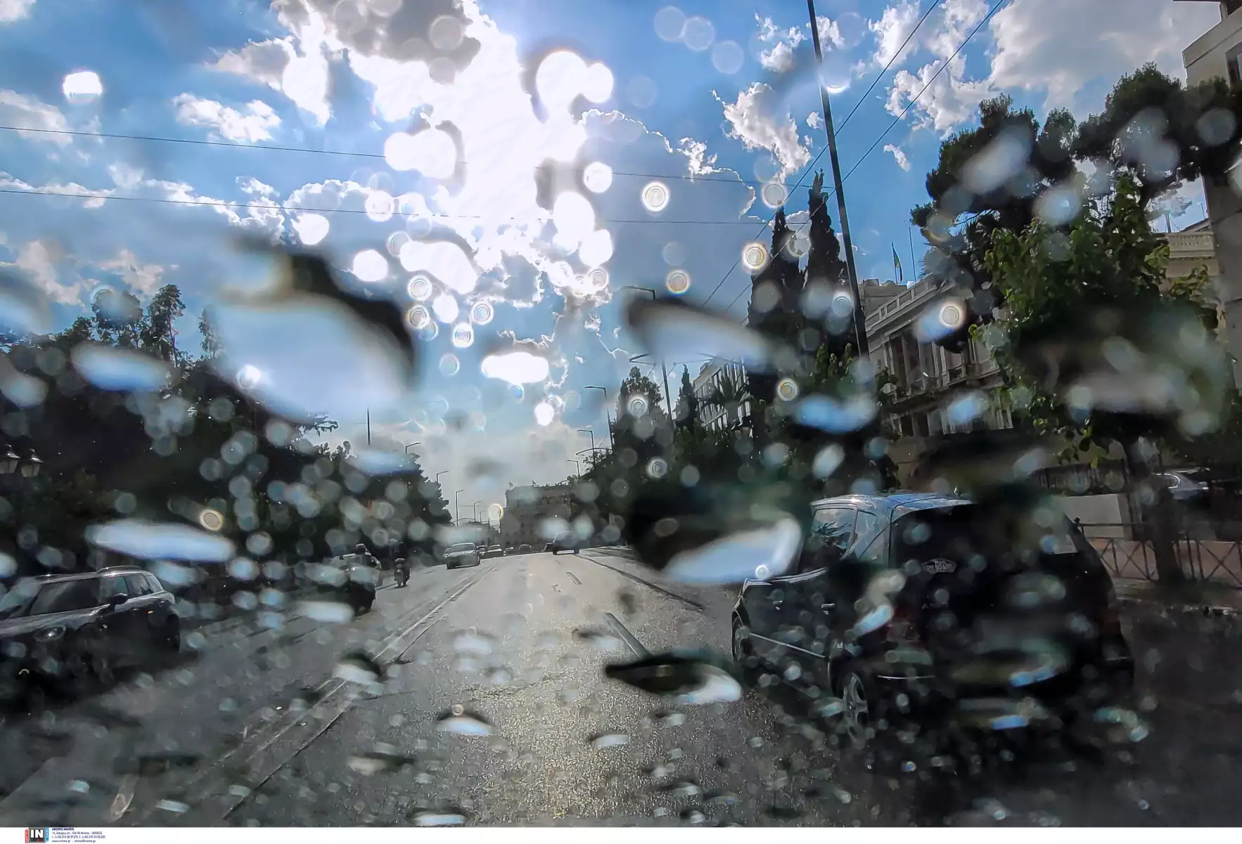 «Διπρόσωπος» ο καιρός σήμερα – Βροχές στη μισή Ελλάδα και λιακάδα στην υπόλοιπη