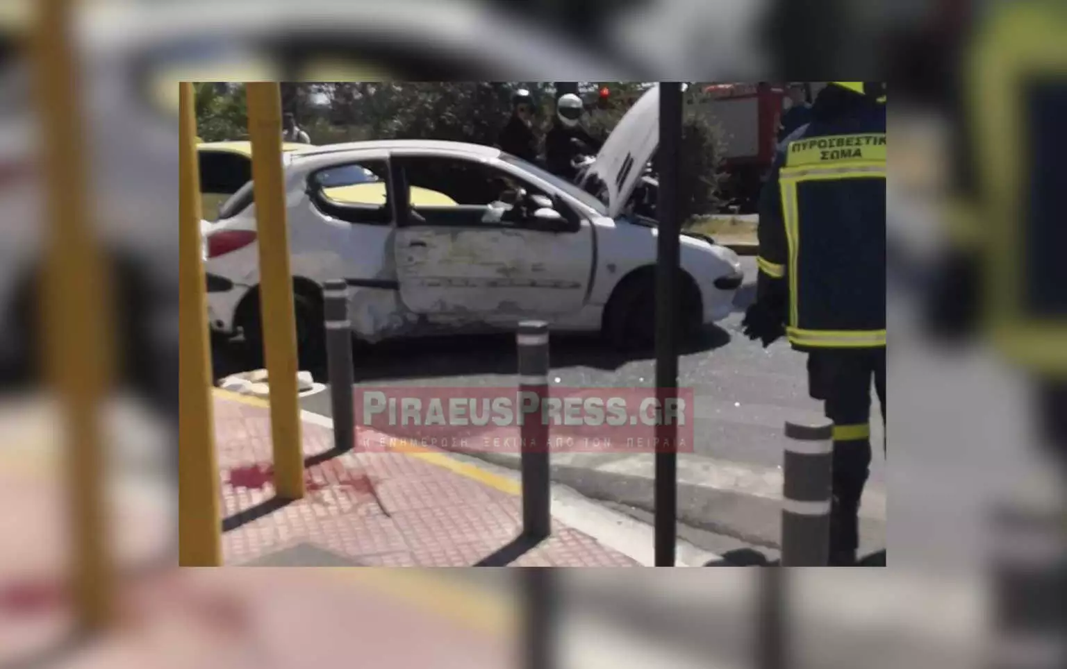 Tροχαίο ατύχημα στην Ποσειδώνος: Με σοβαρό τραύμα στο κεφάλι νοσηλεύεται η γυναίκα που παρασύρθηκε από ΙΧ (upd)