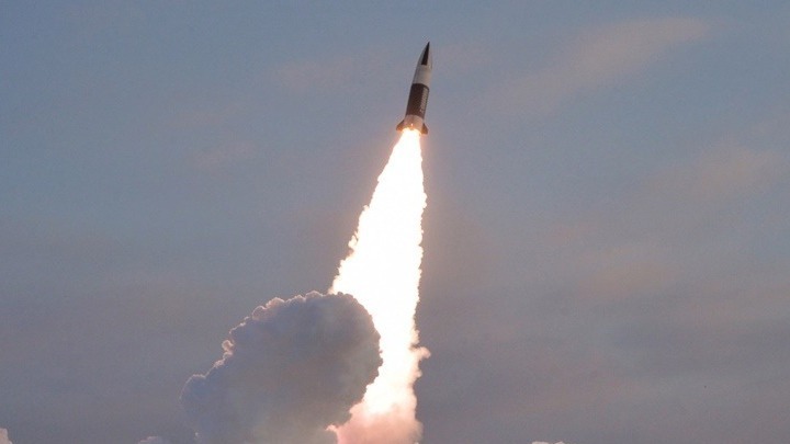Η Βόρεια Κορέα επιβεβαίωσε πως προχώρησε στην εκτόξευση δυο βαλλιστικών πυραύλων στο πλαίσιο άσκησης