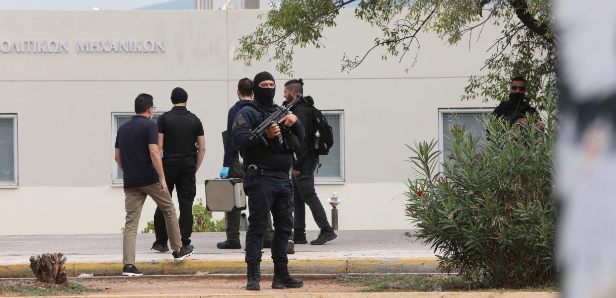 Ομάδα ατόμων προκάλεσε φθορές στην Πολυτεχνειούπολη – 17 προσαγωγές