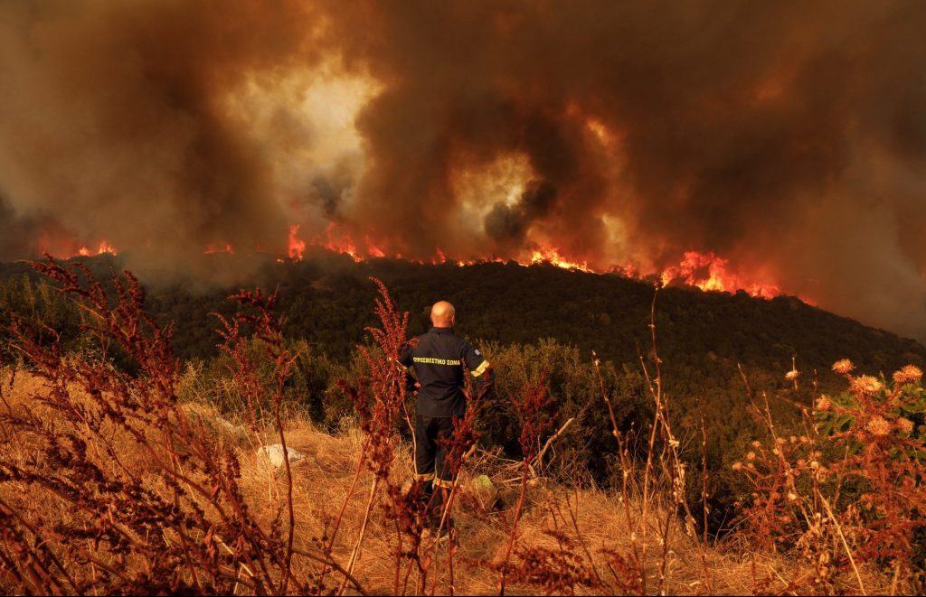 Καταστροφή δίχως τέλος: Για 14η ημέρα μαίνεται η εφιαλτική πυρκαγιά στον Έβρο