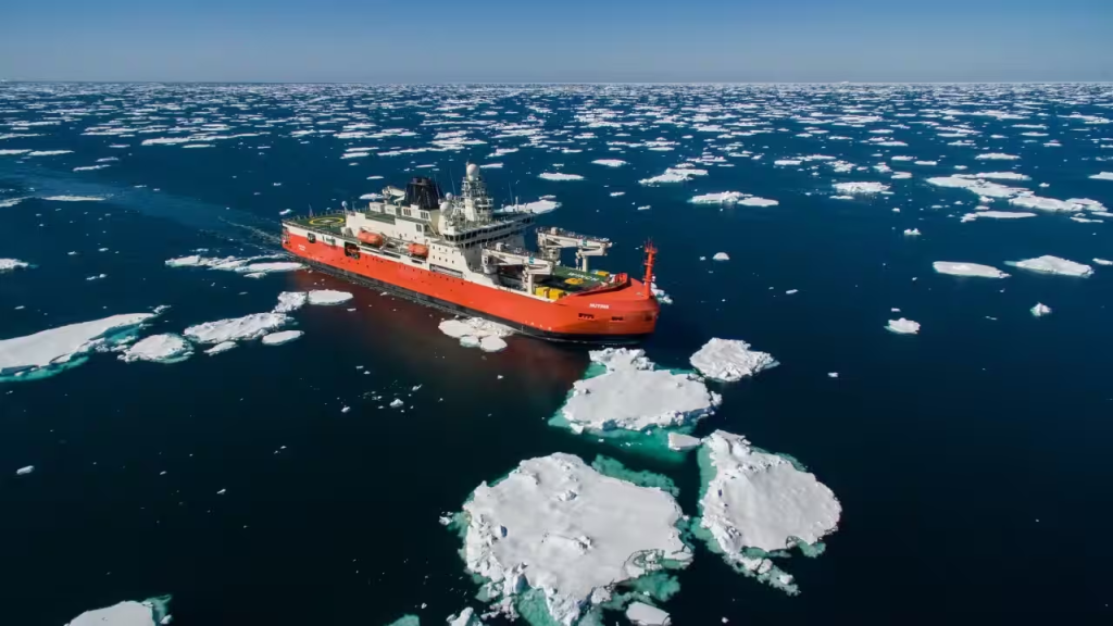Η Αυστραλία στέλνει παγοθραυστικό στην Ανταρκτική για να απεγκλωβίσει ασθενή επιστήμονα