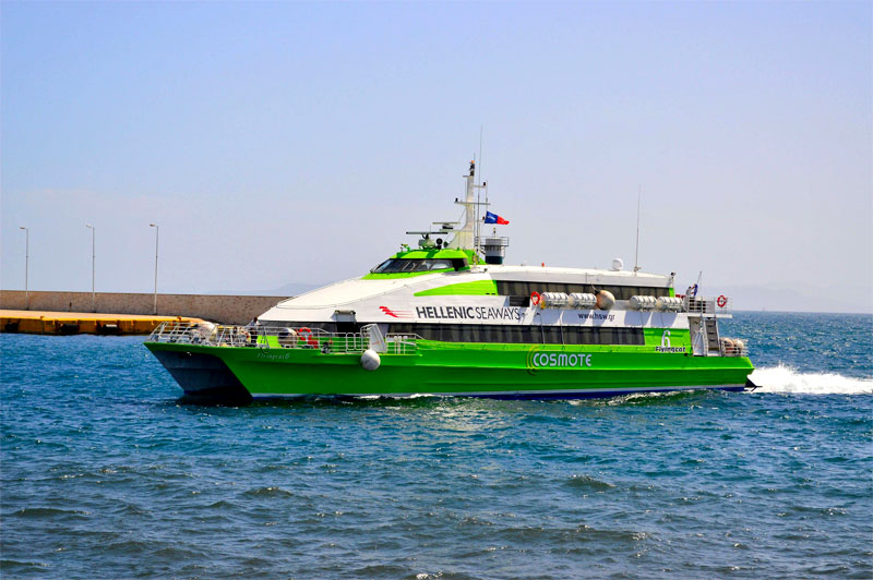 Βλάβη στο πλοίο «Flying Cat 6» που εκτελούσε δρομολόγιο Πειραιάς-Πόρος – Ταλαιπωρία για τους επιβάτες