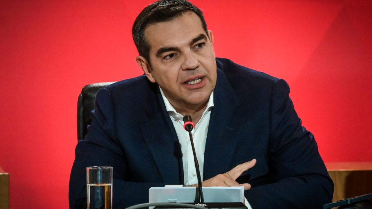 Η πρώτη δημόσια εμφάνιση του Α.Τσίπρα μετά την ανακοίνωση της παραίτησής του: Στο ΟΑΚΑ με τον Γ.Βαρδινογιάννη