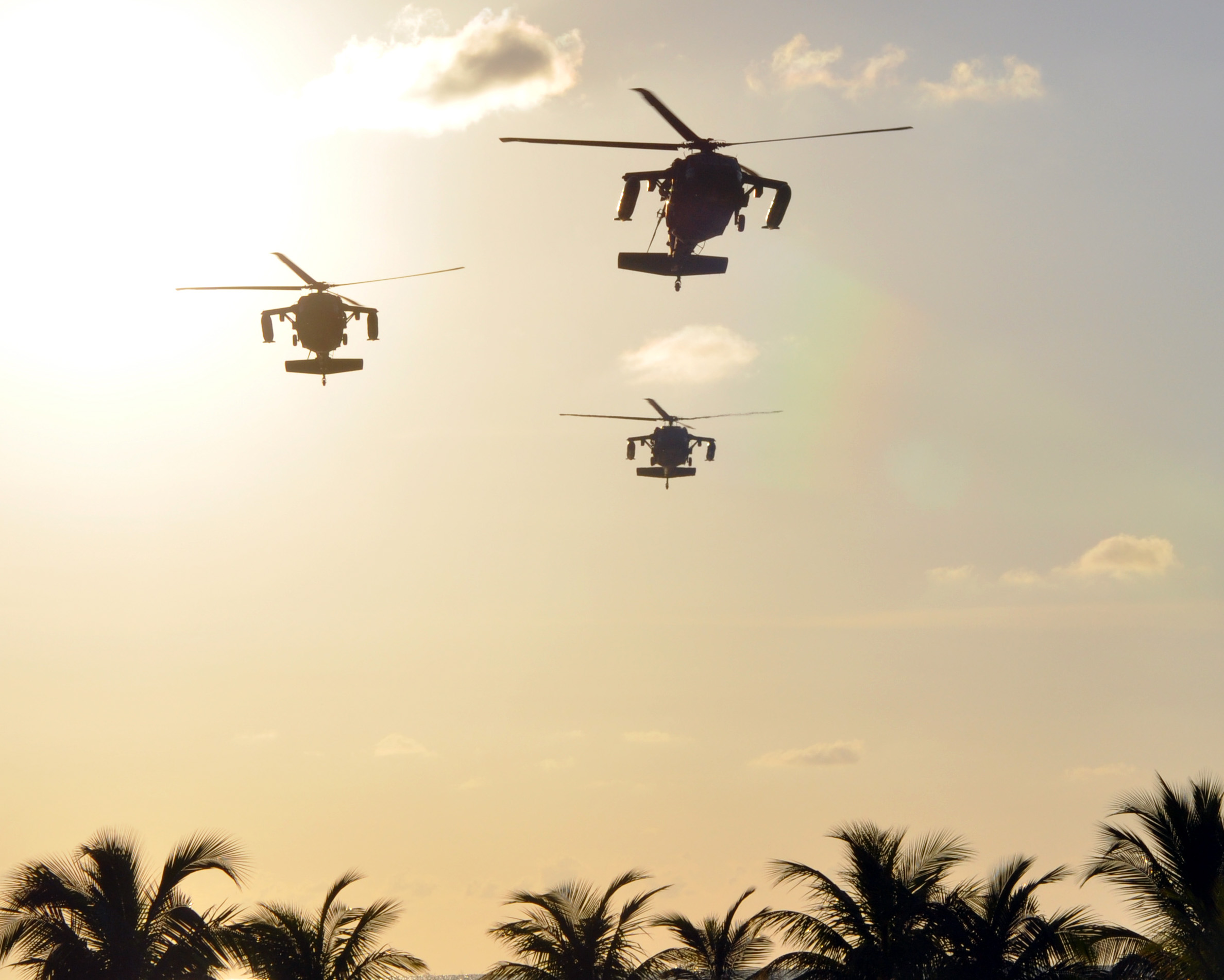 Φλόριντα: Άγνωστα αντικείμενα πετούν σε «σχηματισμό» με στρατιωτικά ελικόπτερα