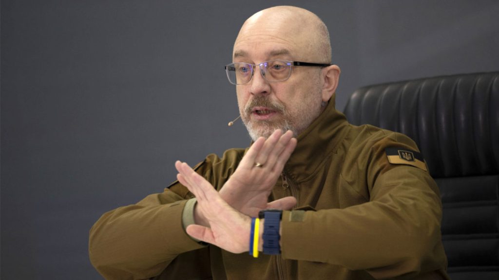 Ο Ζελένσκι «καρατόμησε» τον υπουργό Άμυνας Ρέζνικοφ: «Το υπουργείο χρειάζεται νέες προσεγγίσεις»