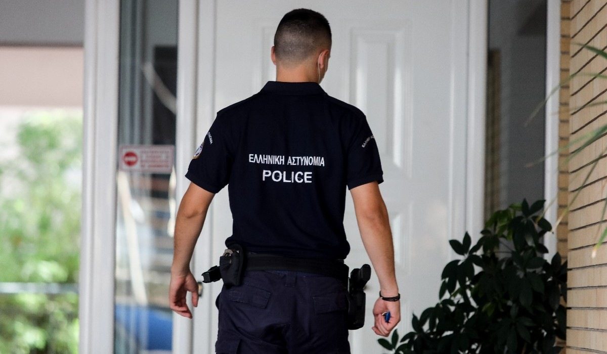 Πάτρα: Συνελήφθη άνδρας που τρύπησε με σύριγγα αστυνομικό και κατάπιε τα ναρκωτικά που μετέφερε