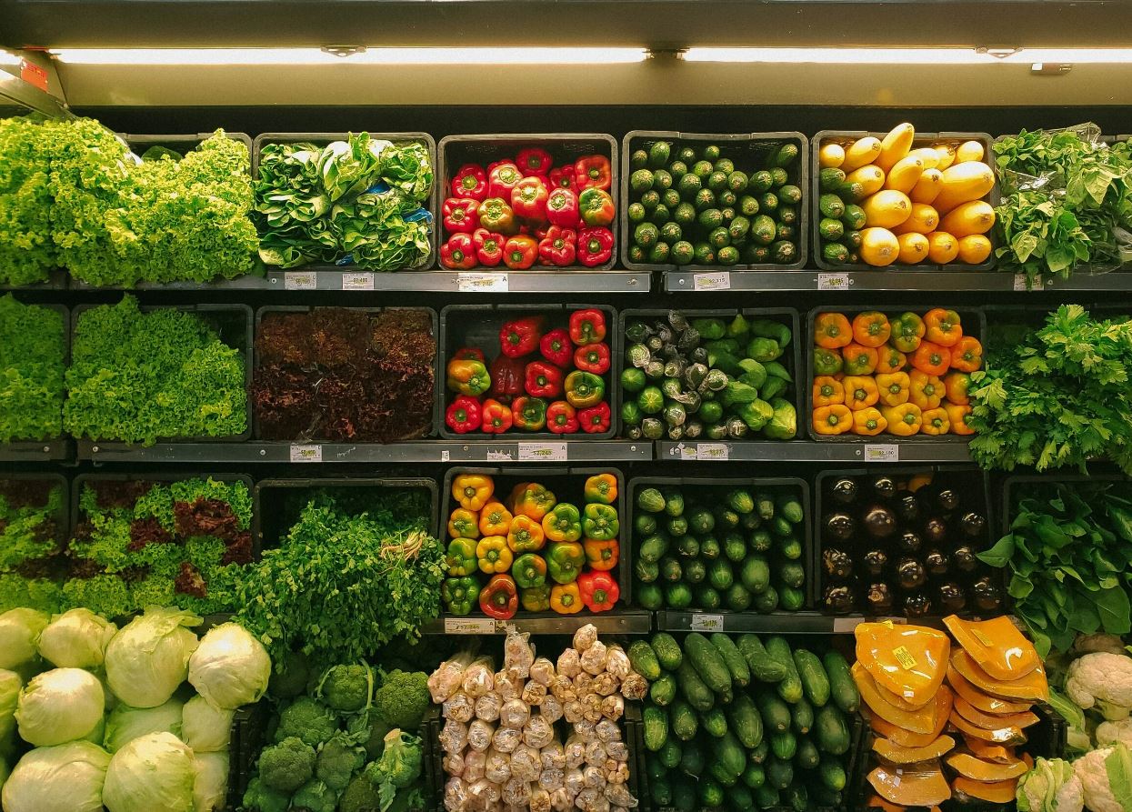 Παραγωγός προειδοποιεί: «Έρχεται θύελλα στις τιμές των τροφίμων  τους επόμενους 6 μήνες – Στοκάρετε από τώρα»!