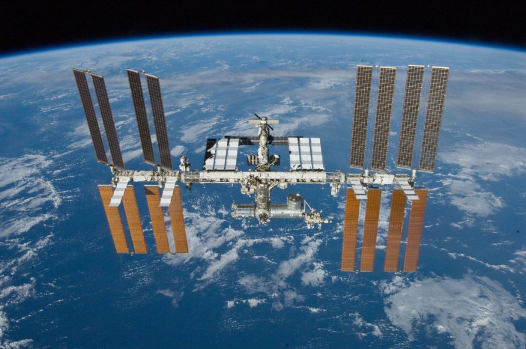 SpaceX: Τέσσερις αστροναύτες επέστρεψαν στη Γη ύστερα από έξι μήνες στον Διεθνή Διαστημικό Σταθμό (βίντεο)