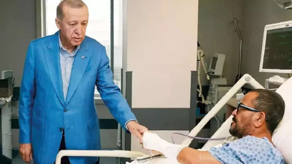 O P.T.Ερντογάν επισκέφτηκε στο νοσοκομείο τον ιδιοκτήτη της «Pegasus Airlines» που τραυματίστηκε με ταχύπλοο στη Λέρο