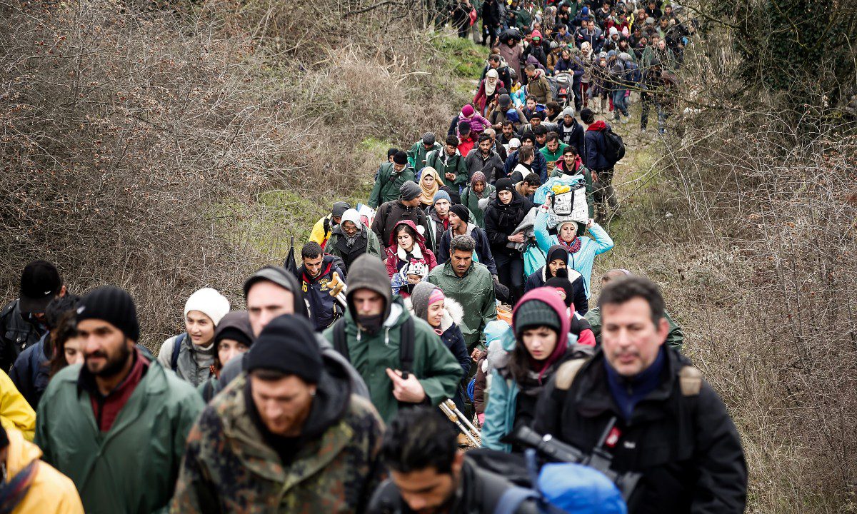 Αλλάζουν τον πληθυσμό: «300.000 θα είναι οι παράνομοι μετανάστες που θα νομιμοποιηθούν στην Ελλάδα, αποφάσισε η κυβέρνηση» λένε οι FT