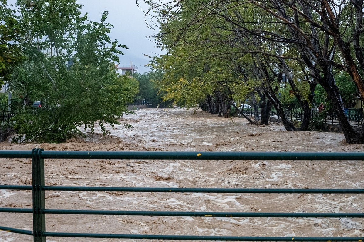 Κακοκαιρία Daniel: Δεκάδες παιδιά από τα Τρίκαλα εγκλωβίστηκαν στον Βόλο