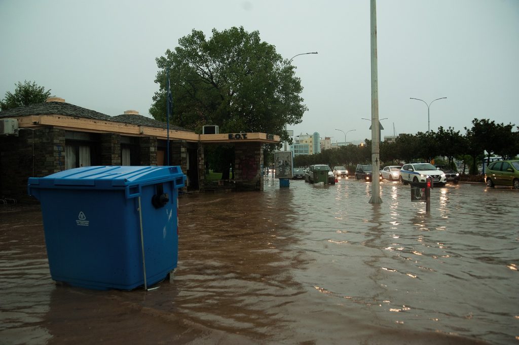 Νέο μήνυμα από το 112 σε Πιερία, Θεσσαλία, Σποράδες και Φθιώτιδα – «Περιορίστε τις μετακινήσεις»